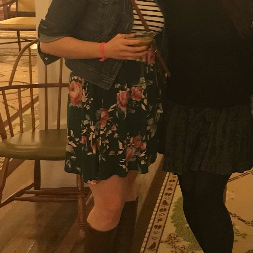 ๐Lux & Co Patterned Dress ๐ - Picture 7 of 7